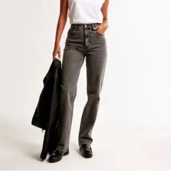 Abercrombie Ultra High Rise 90s Straight Jeans - Curve Love - Picture 1 of 10